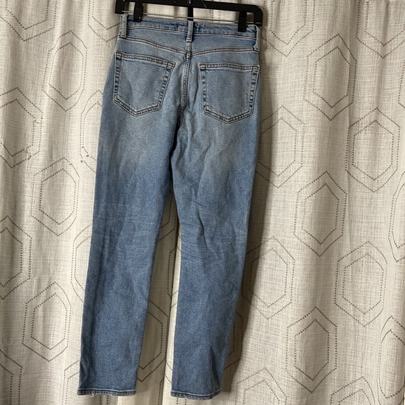 Forever 21 Light Blue 25 Distressed Denim Jeans 5 Button/Zip Close Pockets Belt - Picture 7 of 9